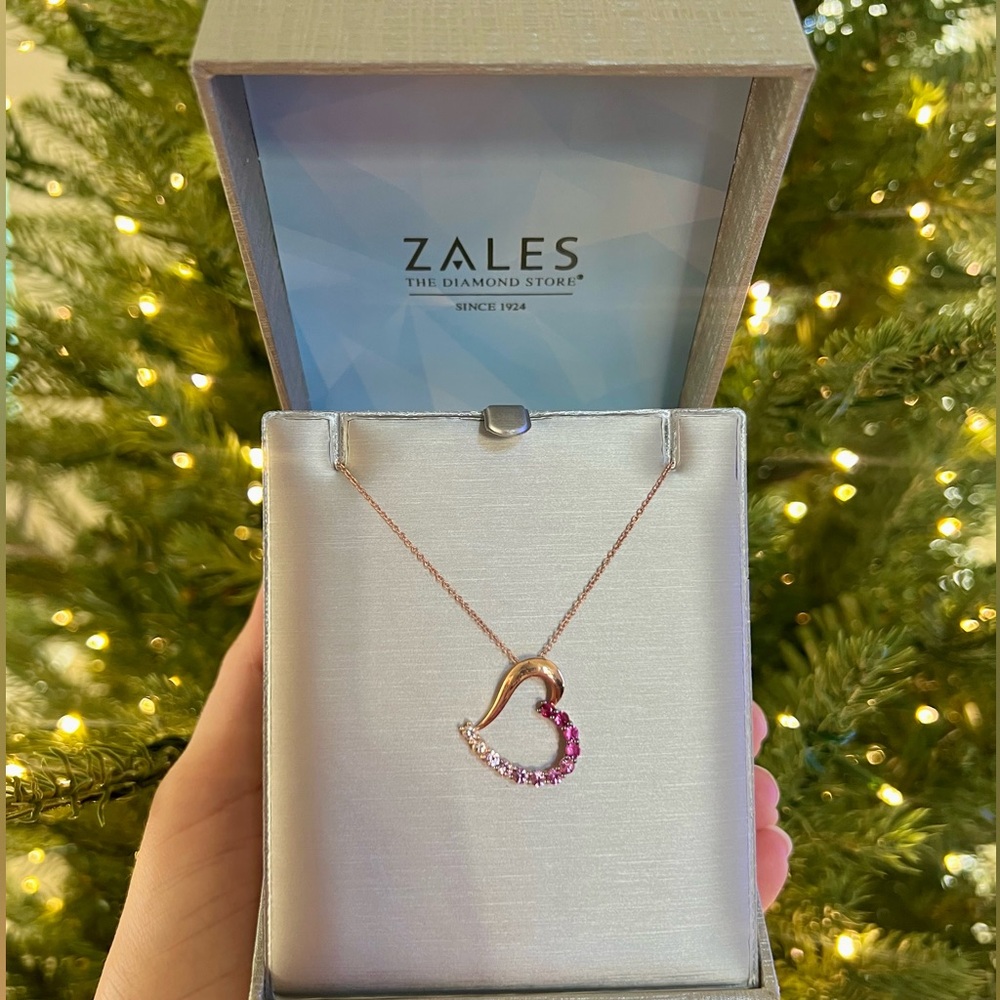 Levian Strawberry Layer Multi-Gemstone
Ombré Heart 18" Necklace in 14k Rose Gold